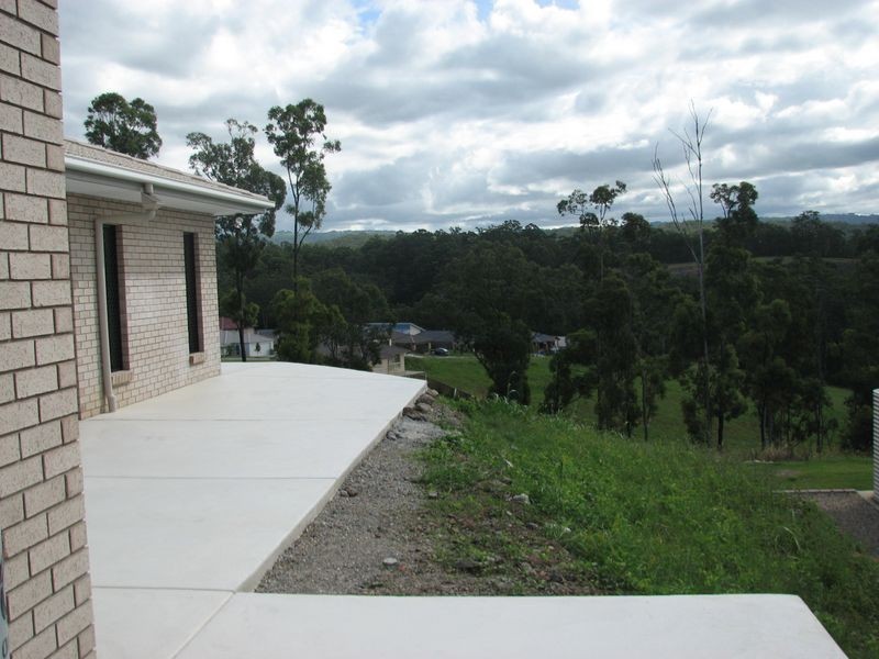 10 McAuley Parade, Pacific Pines QLD 4211