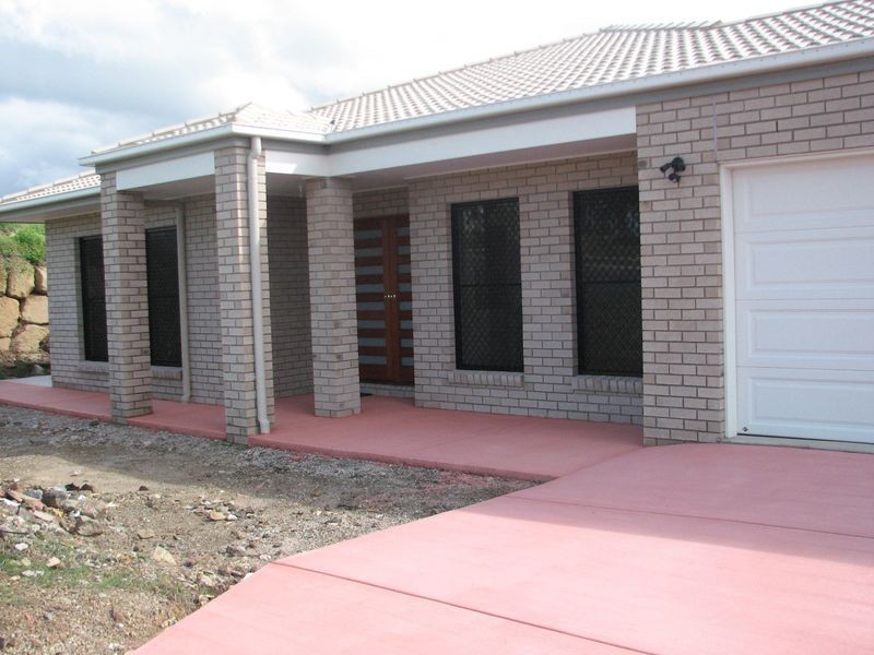 10 McAuley Parade, Pacific Pines QLD 4211