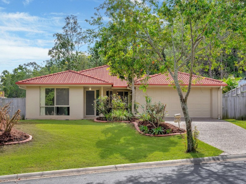 6 Inman Court, Pacific Pines QLD 4211