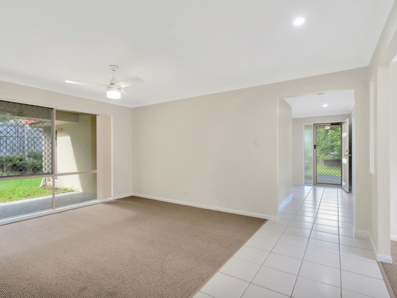 6 Inman Court, Pacific Pines QLD 4211