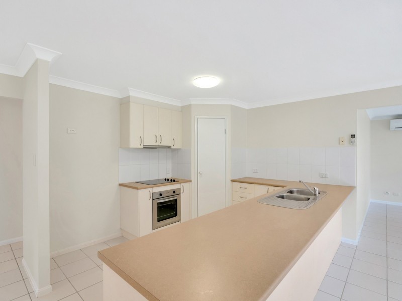 6 Inman Court, Pacific Pines QLD 4211