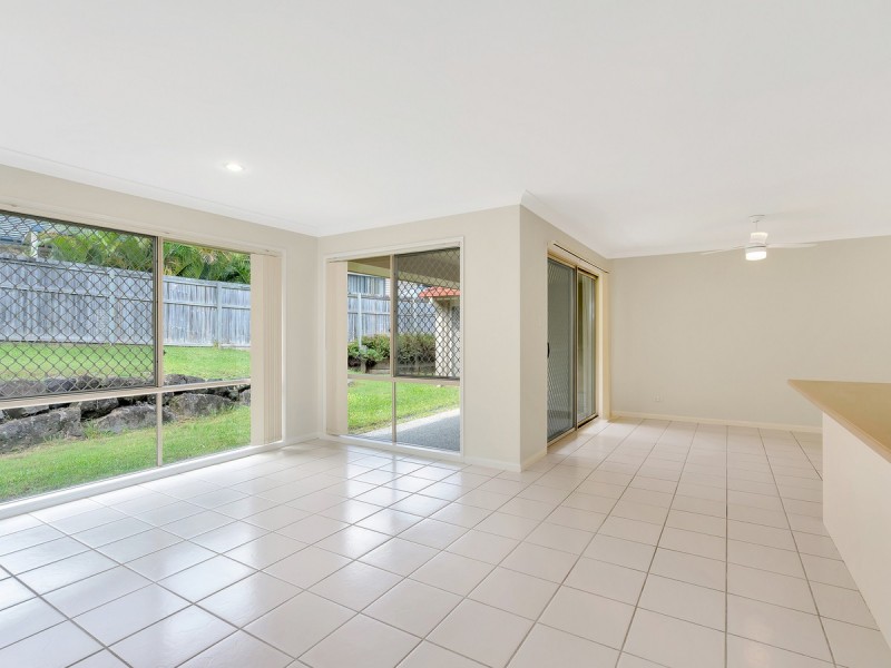 6 Inman Court, Pacific Pines QLD 4211