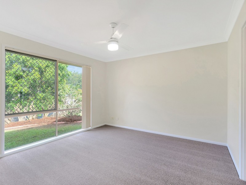 6 Inman Court, Pacific Pines QLD 4211