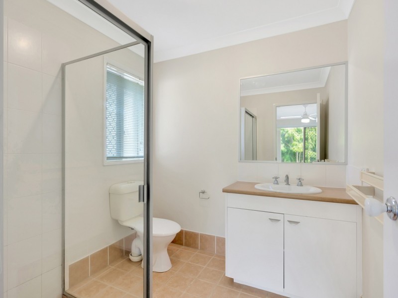 6 Inman Court, Pacific Pines QLD 4211