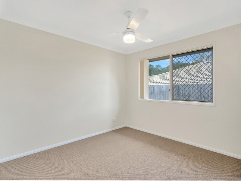 6 Inman Court, Pacific Pines QLD 4211