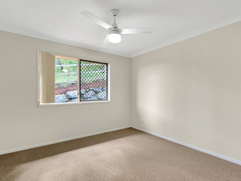 6 Inman Court, Pacific Pines QLD 4211