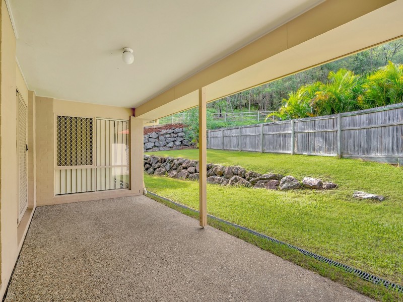 6 Inman Court, Pacific Pines QLD 4211