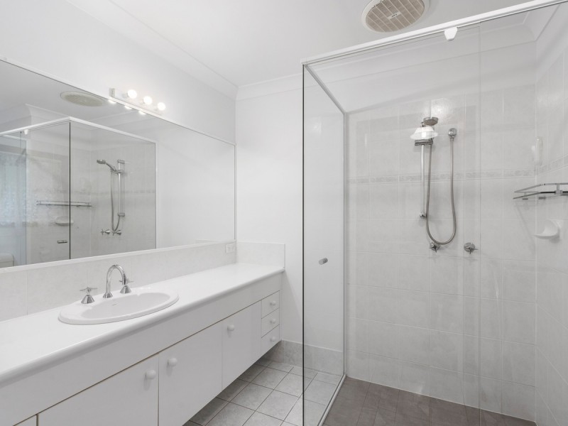 11 Davis Cup Court, Oxenford QLD 4210