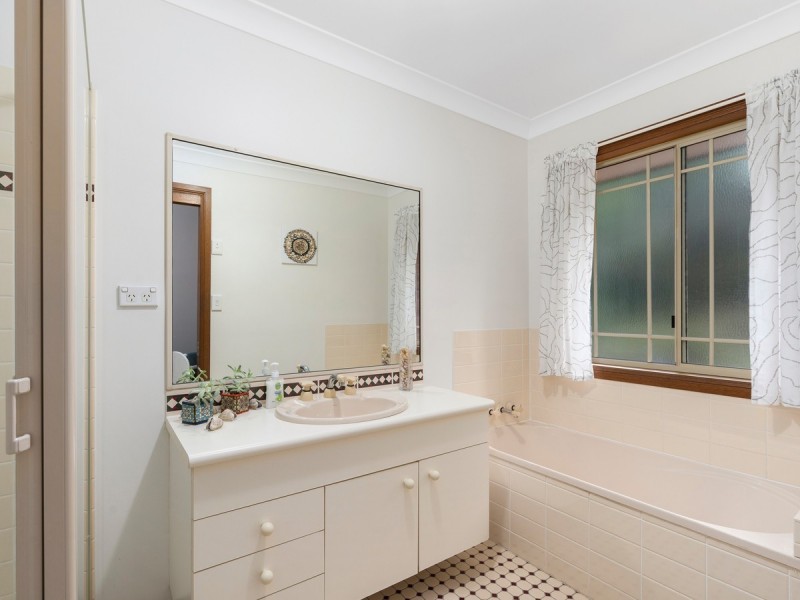 11 Davis Cup Court, Oxenford QLD 4210