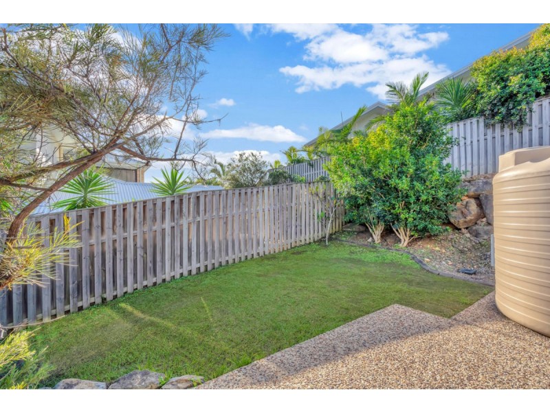 2/1 Chesterton Street, Pacific Pines QLD 4211