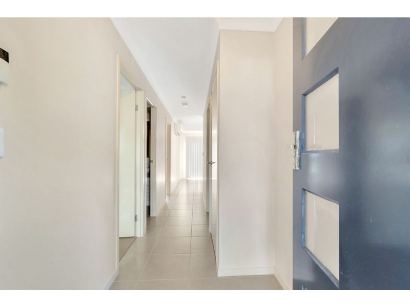 2/1 Chesterton Street, Pacific Pines QLD 4211