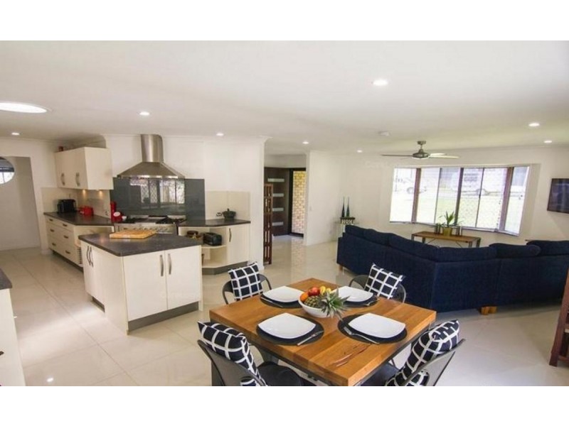 20 Open Drive, Arundel QLD 4214