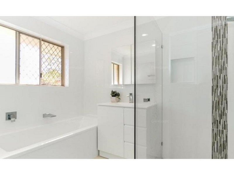 20 Open Drive, Arundel QLD 4214