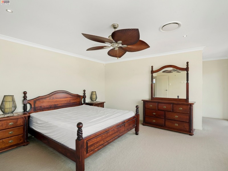 21 Barrington Street, Pacific Pines QLD 4211