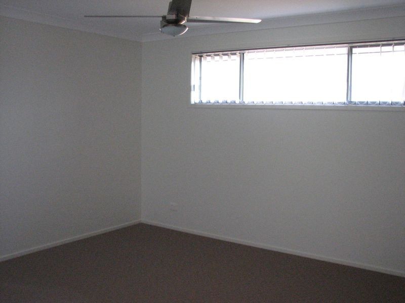 54 Wunburra Circle, Pacific Pines QLD 4211