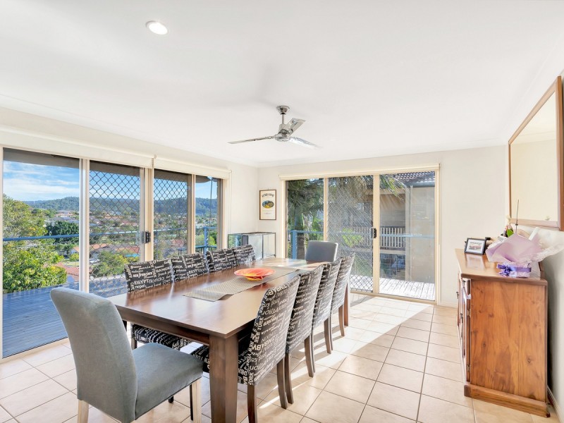 35 Manra Way, Pacific Pines QLD 4211