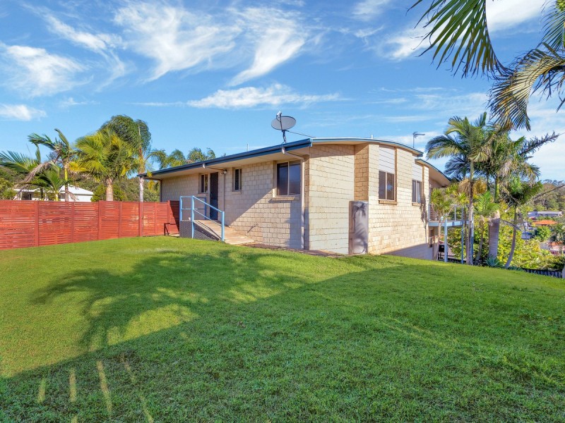 35 Manra Way, Pacific Pines QLD 4211