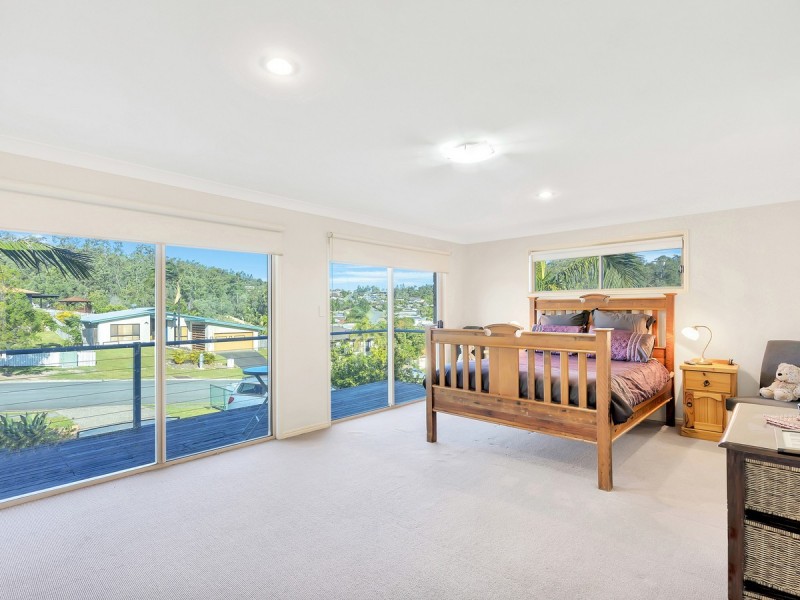 35 Manra Way, Pacific Pines QLD 4211
