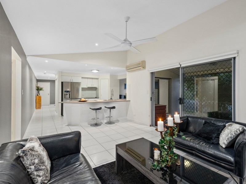 29 Angourie Crescent, Pacific Pines QLD 4211