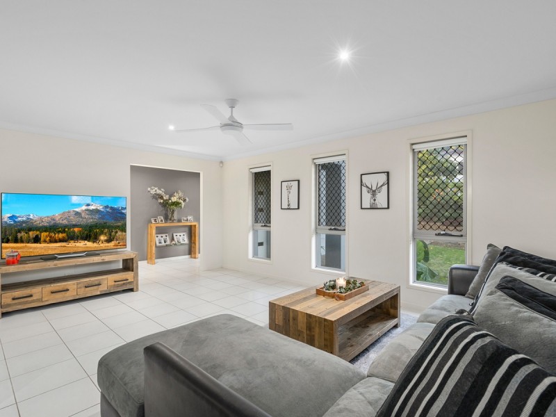 29 Angourie Crescent, Pacific Pines QLD 4211