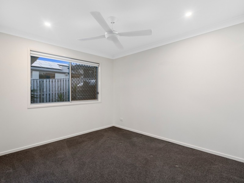 29 Angourie Crescent, Pacific Pines QLD 4211