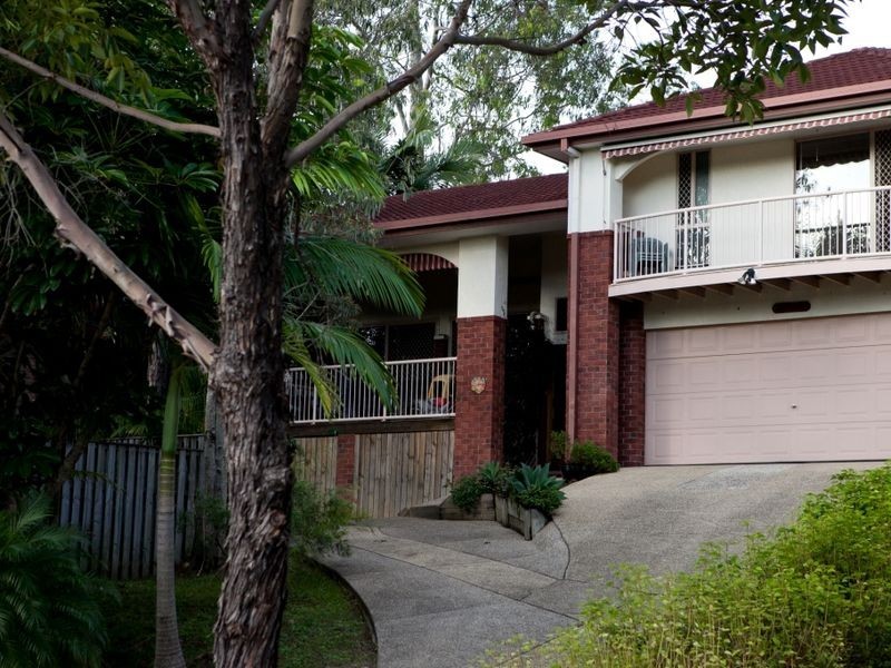 7 Society Court, Pacific Pines QLD 4211