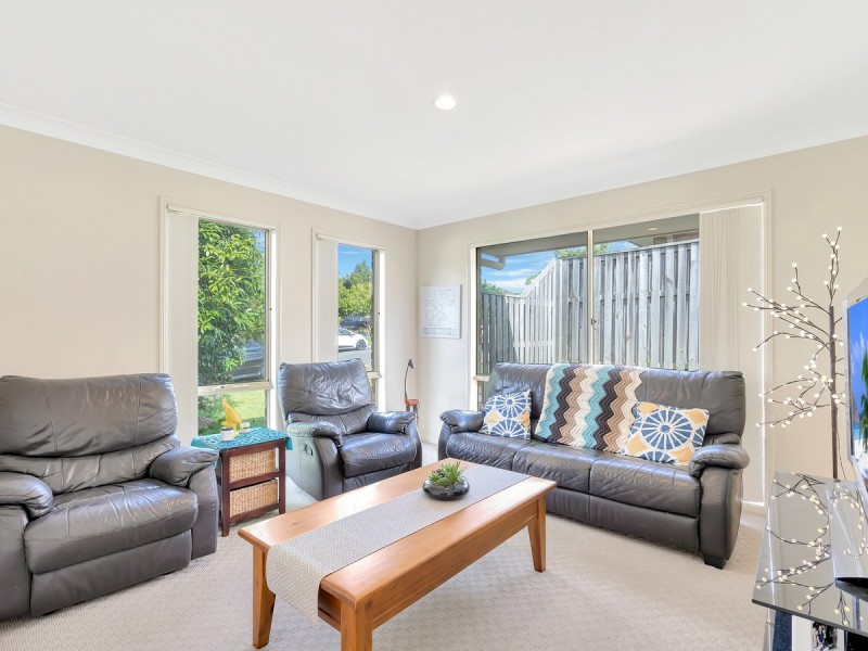 3 Starkey Street, Pacific Pines QLD 4211