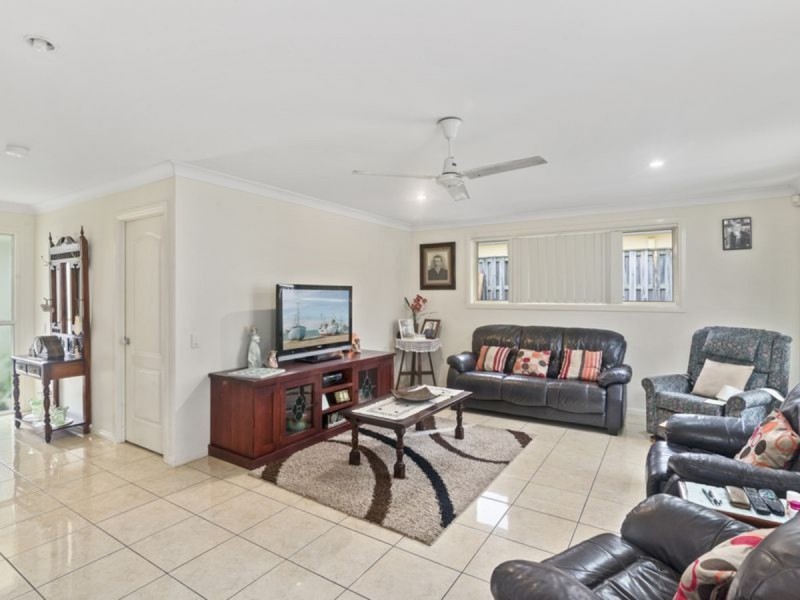 18 Bonner Court, Pacific Pines QLD 4211