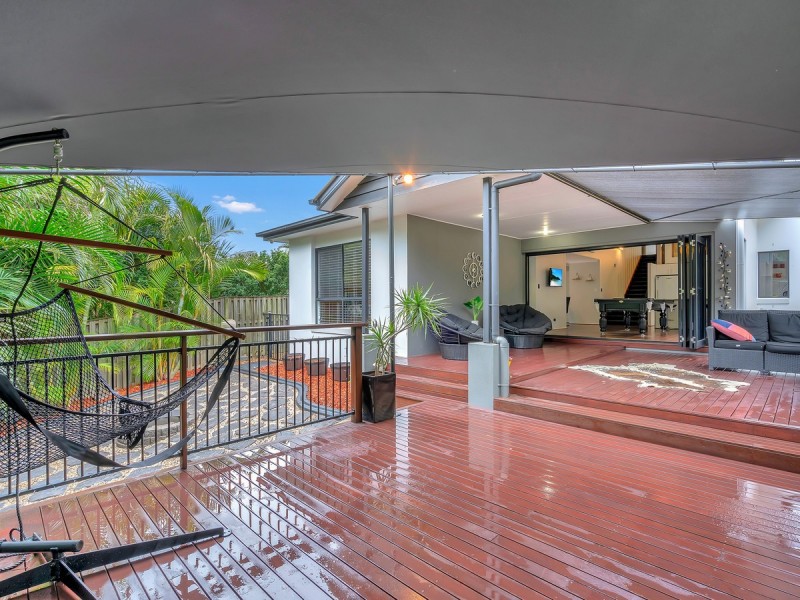 2/9 Coonowrin Street, Pacific Pines QLD 4211