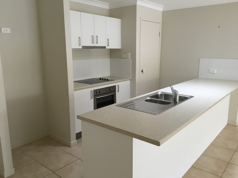 4 Eurella Street, Pacific Pines QLD 4211