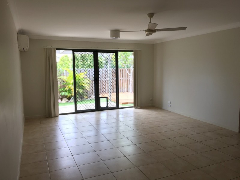 4 Eurella Street, Pacific Pines QLD 4211