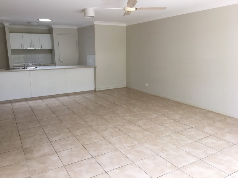 4 Eurella Street, Pacific Pines QLD 4211