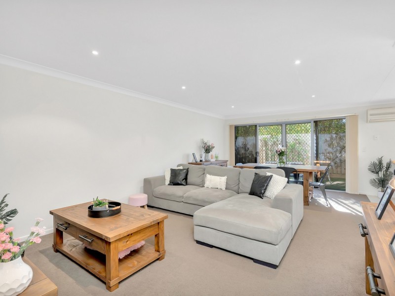39/1 Belongil Street, Pacific Pines QLD 4211