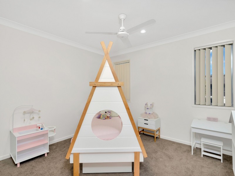 39/1 Belongil Street, Pacific Pines QLD 4211