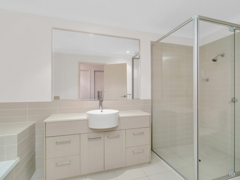 39/1 Belongil Street, Pacific Pines QLD 4211