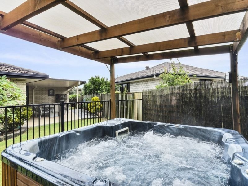 24 Govett Street, Pacific Pines QLD 4211