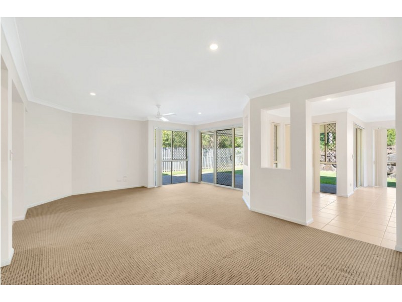 8 Harwood Place, Maudsland QLD 4210