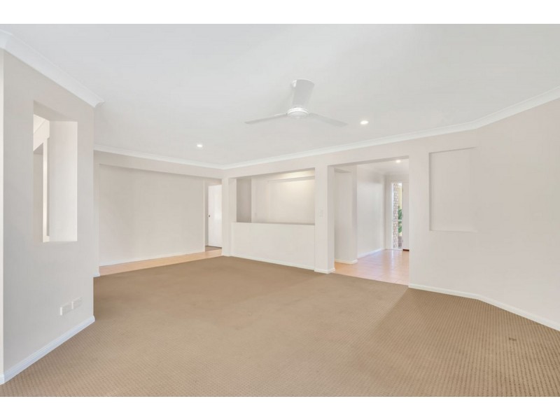 8 Harwood Place, Maudsland QLD 4210