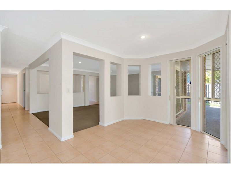 8 Harwood Place, Maudsland QLD 4210