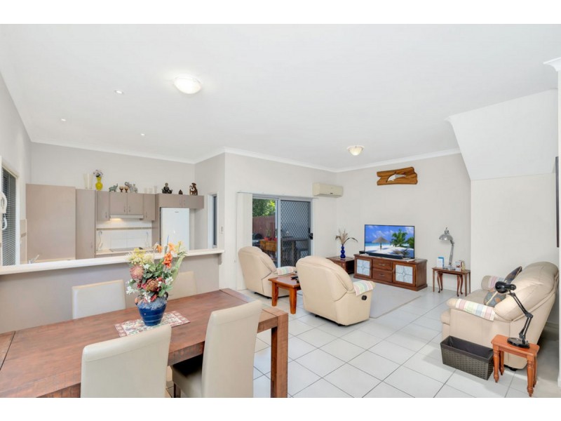 21/2 Toohey Street, Pacific Pines QLD 4211