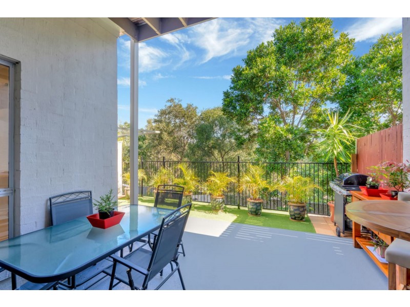 21/2 Toohey Street, Pacific Pines QLD 4211