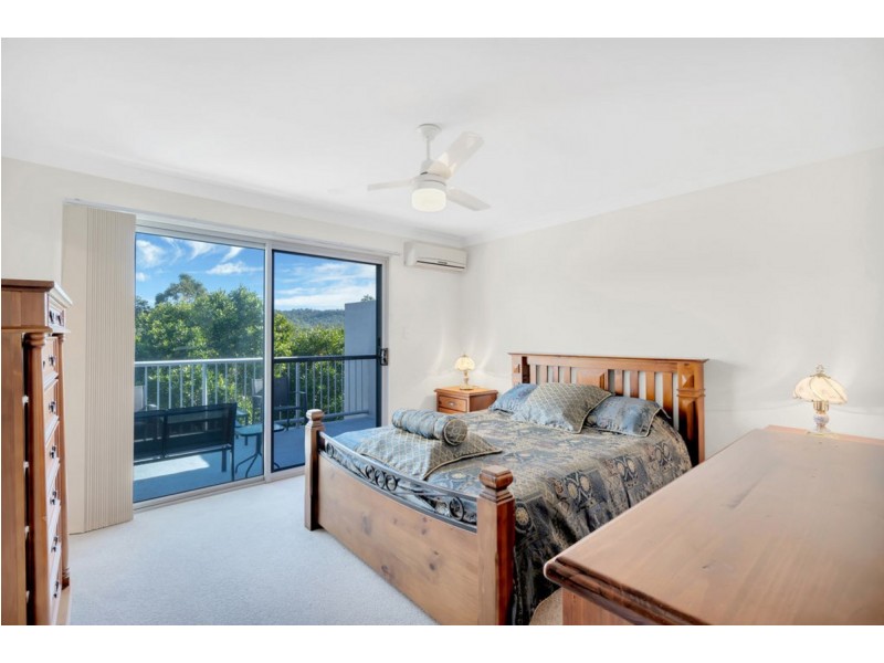 21/2 Toohey Street, Pacific Pines QLD 4211