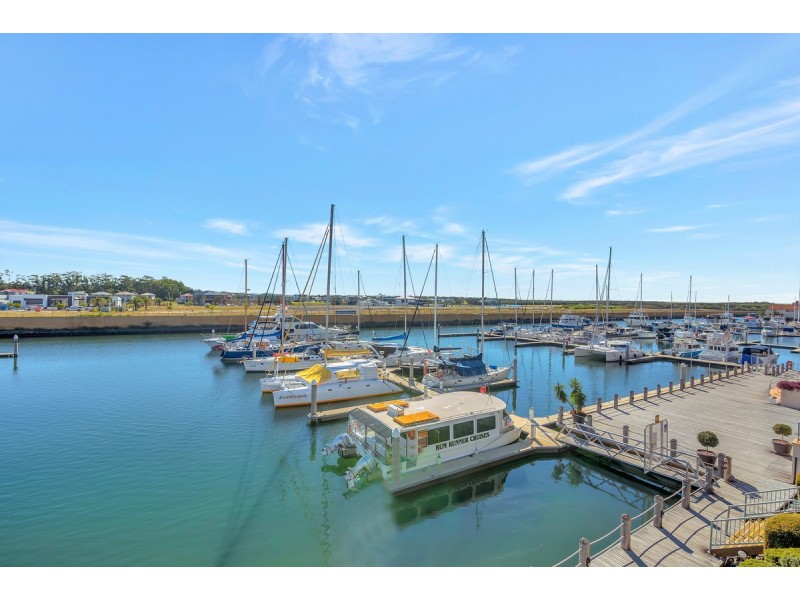 56 John Lund Drive, Hope Island QLD 4212