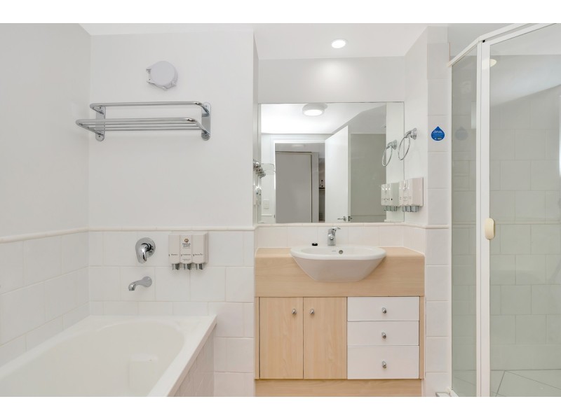 56 John Lund Drive, Hope Island QLD 4212