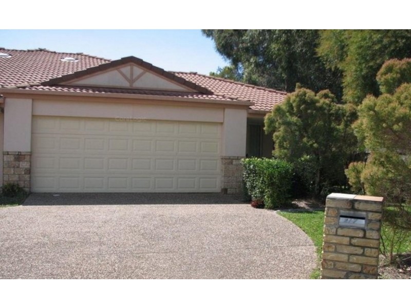 2/7 Jacqueline Avenue, Labrador QLD 4215