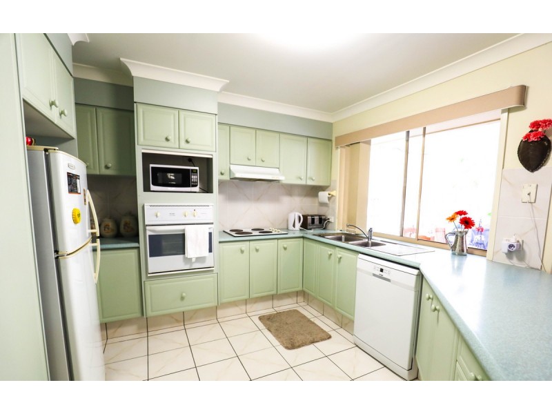 8 Bellona Court, Pacific Pines QLD 4211