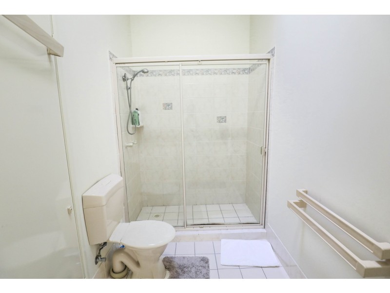 8 Bellona Court, Pacific Pines QLD 4211