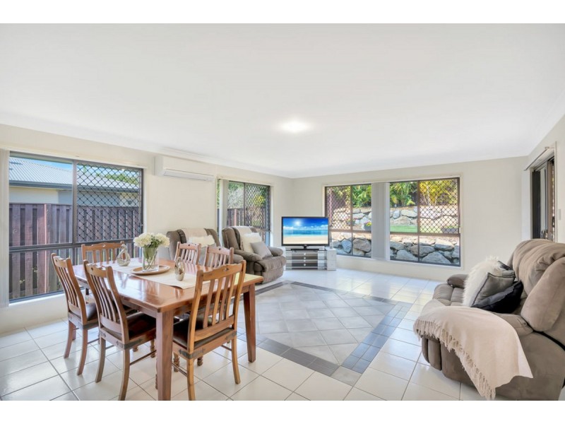21 Carmarthen Circuit, Pacific Pines QLD 4211