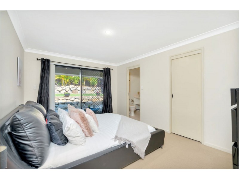 21 Carmarthen Circuit, Pacific Pines QLD 4211