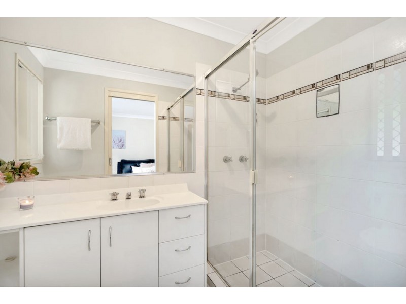 21 Carmarthen Circuit, Pacific Pines QLD 4211
